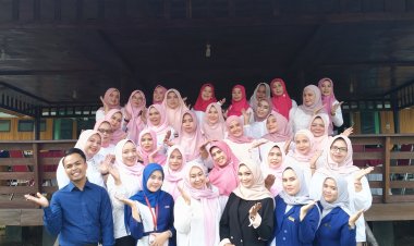 PELATIHAN MERIAS WAJAH UNTUK ANGGOTA PERSIT KARTIKA CHANDRA KIRANA CABANG XLV DIM 0622 KAB. SUKABUMI BERSAMA INEZ COSMETIC