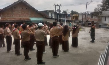 PELATIHAN PBB BAGI SISWA SMAN 1 DI MAKORAMIL 2205/KALAPANUNGGAL