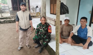 Babinsa Koramil 2202/Palabuhanratu Laksanakan Komsos Bersama Warga Desa Loji