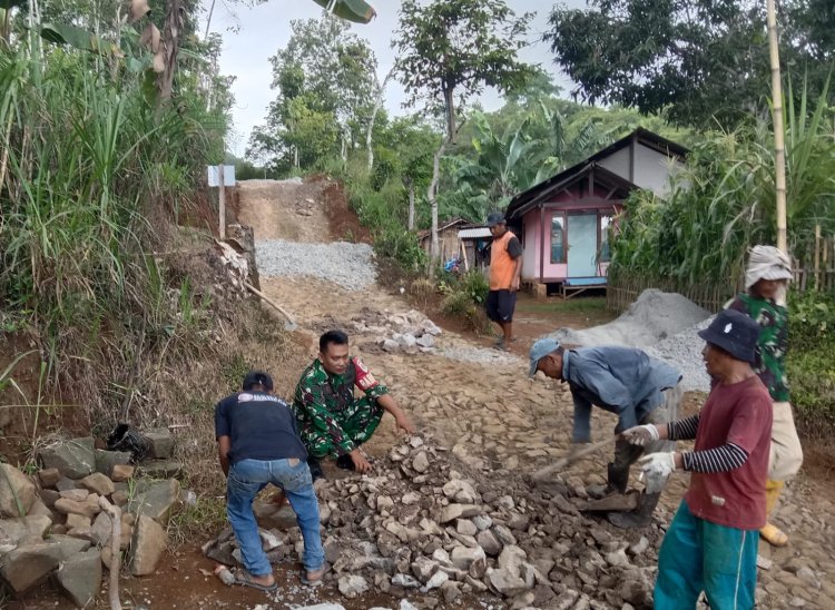 Koramil 2202/Palabuhanratu Laksanakan Kegiatan Bakti TNI Bersama Warga
