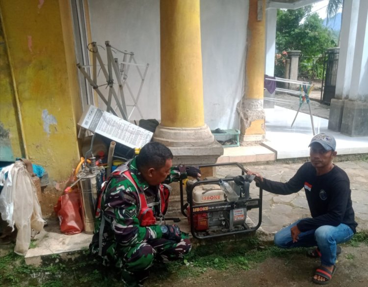 BABINSA KORAMIL 2202/PALABUHANRATU LAKSANAKAN PENGECEKAN POMPA BRIGADE DI DESA CIBUNTU