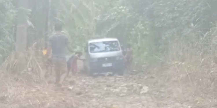 Warga Kampung Cigebang Hilir Harapkan Pembangunan Jalan yang Layak