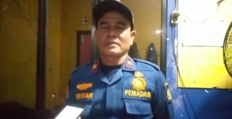 Personil Damkar Sukabumi Berhasil Padamkan Kebakaran di Cidadap, Kerugian Capai Rp150 Juta
