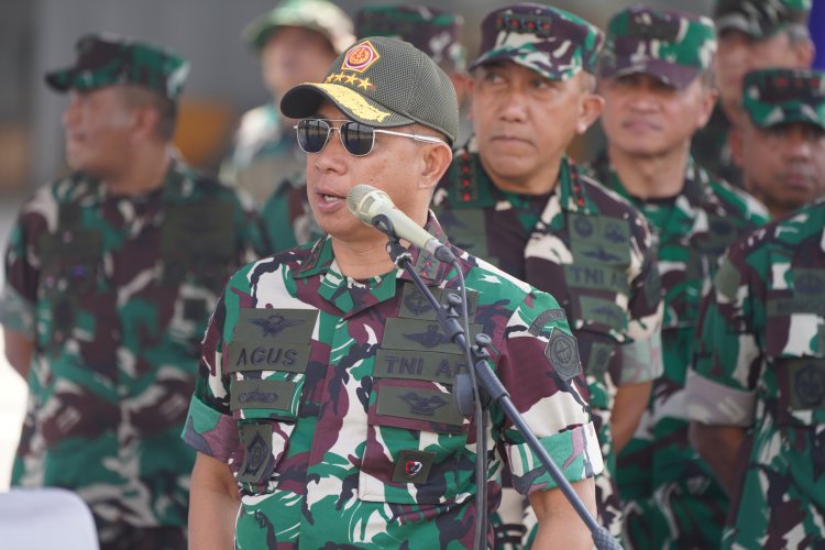 Panglima TNI Bersama Menhan RI Tinjau Pasukan Defile Untuk Bastille Day Prancis