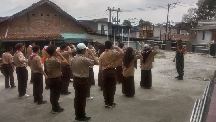 PELATIHAN PBB BAGI SISWA SMAN 1 DI MAKORAMIL 2205/KALAPANUNGGAL