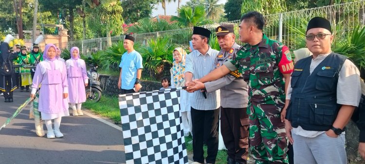 Danposramil Cikakak Hadiri dan Lepas Pawai Ta'aruf di Kecamatan Cikakak