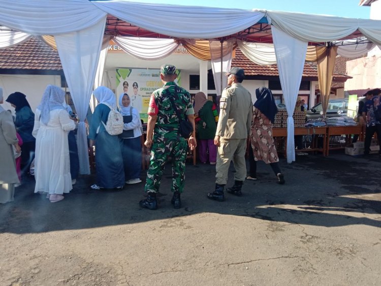 Babinsa Koramil 2205/Kalapanunggal Laksanakan Pengamanan Acara Perpisahan Sekolah