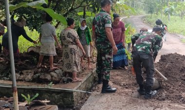 Danpos ramil 2201/Cisolok Laksanakan Karya Bakti Bersama Warga