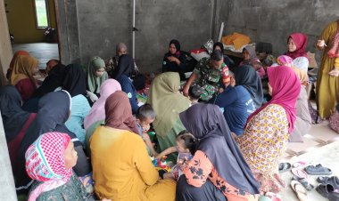 Babinsa Koramil 2213/Jampang Kulon Laksanakan Bimbingan Ketahanan Wilayah Lewat Pendampingan Posyandu