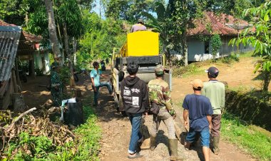 Karya Bakti TNI TA. 2025, Koramil 2211/Sagaranten Laksanakan Perpindahan Alat Berat di Desa Mekartanjung