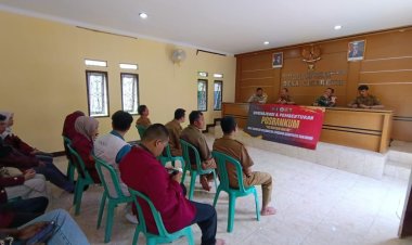 Babinsa Koramil 2204/Cikidang Hadiri Rapat Pembentukan Bantuan Hukum di Desa Cicareuh