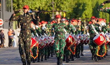 Kontingen Indonesia Satgas Patriot II Pimpin Latihan Perdana Parade Militer Bastille Day 2025 di Paris