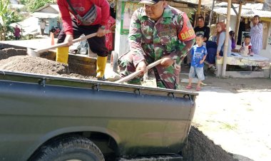 BABINSA KORAMIL 2202/PALABUHANRATU LAKSANAKAN BAKTI PERBAIKAN JALAN BERSAMA WARGA