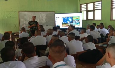 Babinsa Koramil 2212/Tegalbuleud Hadiri Kegiatan MPLS Hari Kedua di SMKN 1 Tegalbuleud