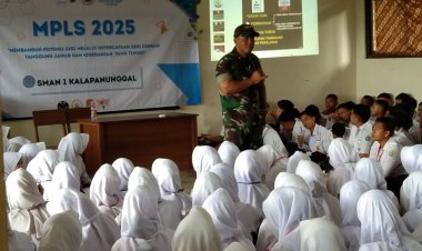 Danramil 2205/Kalapanunggal Berikan Materi Wawasan Kebangsaan dalam Kegiatan MPLS SMAN 1 Kalapanunggal