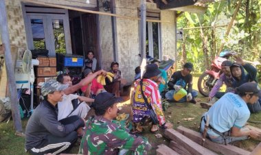 Babinsa Koramil 2207/Jampangtengah Tingkatkan Kedekatan dengan Warga Melalui Komsos