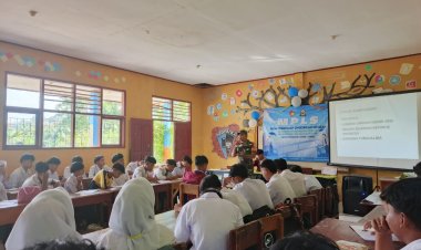 Babinsa Koramil 2205/Kalapanunggal Berikan Materi Wawasan Kebangsaan kepada Siswa SMK Putra Kabandungan