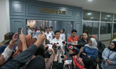 Wamensesneg Juri Ardiantoro Hadiri Raker Bersama Komisi XIII DPR RI, Laporan Keuangan Kemensetneg 2024 Diterima dan Diapresiasi