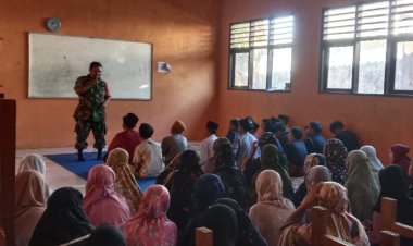Babinsa Koramil 2212/Tegalbuleud Berikan Materi pada Kegiatan MPLS di SMKN 1 Tegalbuleud