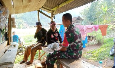 Babinsa Koramil 2204/Cikidang Jalin Komunikasi Sosial dengan Warga Desa Mekarnangka
