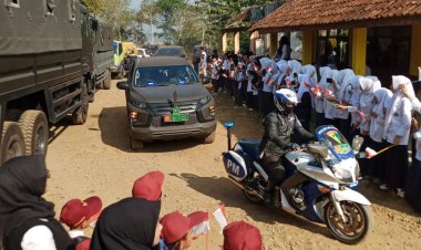 Babinsa Koramil 2209/Lengkong Laksanakan Pengamanan Kunjungan Danrem 061/SK dan Upacara Pembukaan TMMD ke-125