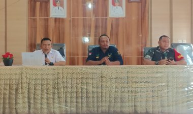 Babinsa Koramil 2208/Nyalindung Hadiri Musyawarah Bantuan Pangan di Aula Kecamatan