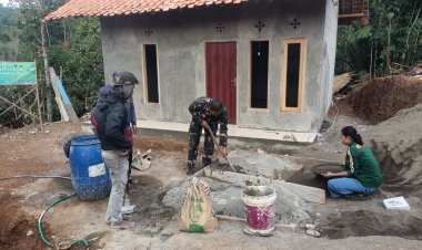 BABINSA KORAMIL 2210/PABUARAN LAKSANAKAN KARYA BAKTI BERSAMA WARGA DI KAMPUNG CIBEBER