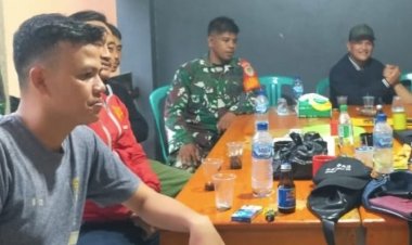 Babinsa Koramil 2212/Tegalbuleud Jalin Komunikasi Sosial dengan Tokoh Pemuda di Desa Sirnamekar