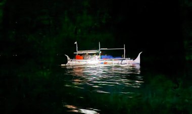 TNI AL Tangkap Dua Kapal Bermuatan Skincare Dan Obat Ayam Ilegal Asal Filipina Di Perairan Sangihe