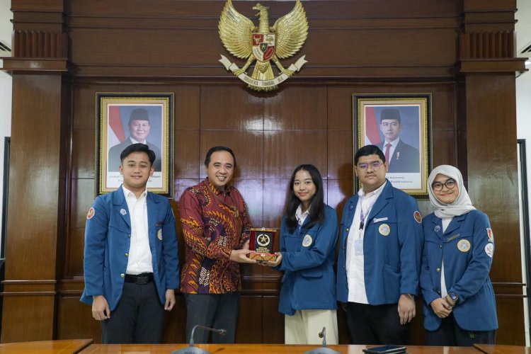 Kemensetneg Gaungkan Program Sekolah Rakyat, dan Transformasi Digital dalam Legislasi kepada Delegasi Mahasiswa Fakultas Hukum Unair