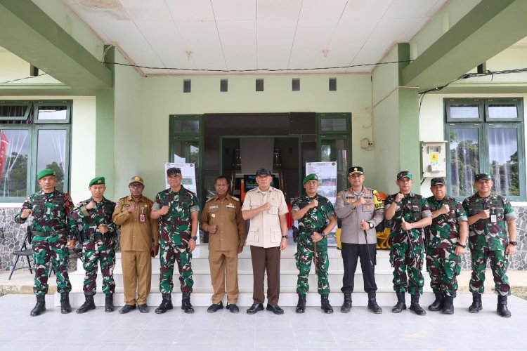 Menhan Sjafrie Sjamsoeddin Tinjau Batalyon Teritorial Pembangunan 803/KYK di Boven Digoel, Papua Selatan