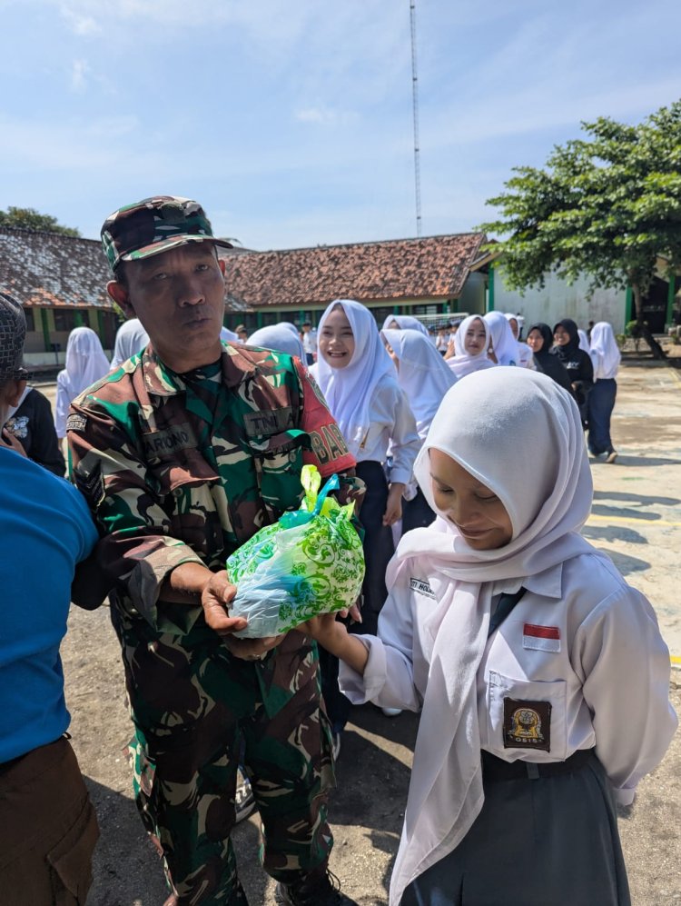 Babinsa Koramil 12/Tegalbuleud Monitoring Pendistribusian Makanan Bergizi Gratis di Desa Buniasih