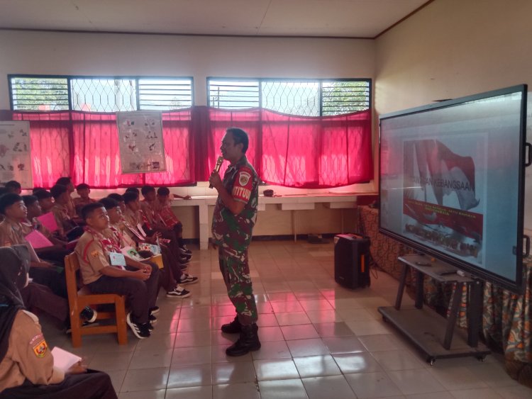 Koramil 2206/Parakansalak Berikan Materi Wasbang kepada Siswa MPLS SMPN 1 Parakansalak