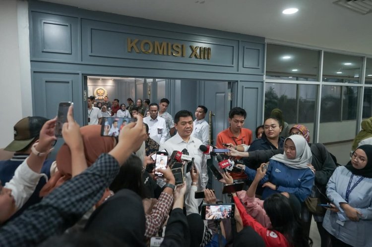Wamensesneg Juri Ardiantoro Hadiri Raker Bersama Komisi XIII DPR RI, Laporan Keuangan Kemensetneg 2024 Diterima dan Diapresiasi