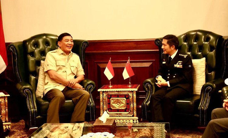 Menhan Sjafrie Terima Kunjungan Kehormatan Chief of Defence Force SAF