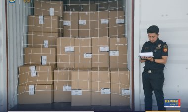 Tim Gabungan Bea Cukai dan BNN Ungkap Paket Berisi Ganja di Perusahaan Jasa Titipan