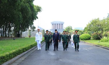 Panglima TNI dan Menhan RI Perkuat Kerja Sama Pertahanan Dengan Vietnam