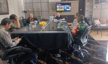 DANRAMIL 2206/PARAKANSALAK HADIRI RAKOR PERSIAPAN HARI JADI DESA SUKAKERSA KE-102