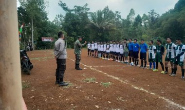 Babinsa Koramil 2204/Cikidang Laksanakan Pengamanan Turnamen Sepakbola HUT RI ke-80