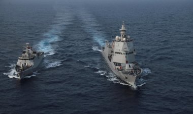 KRI SIM-367 dan KRI Brawijaya-320 Laksanakan Passex di Laut Mediterania