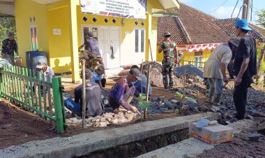 SATGAS TMMD KE-125 GEBRAK CISIREUM! JALAN MENUJU PAUD & PUSTU DIGEMPUR RAKYAT DAN TNI BERSATU!