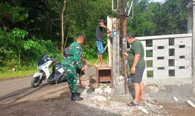BABINSA KORAMIL 2211/SAGARANTEN LAKSANAKAN KARYA BAKTI BERSAMA WARGA DESA PADASENANG