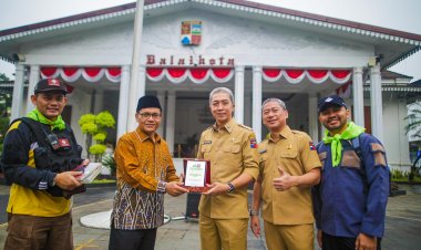 Latihan Kepemimpinan, Dedie Rachim Lepas 100 Siswa Insantama