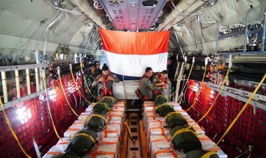 Berbagi Makna Kemerdekaan, TNI Tebar Bantuan Kemanusiaan di Langit Gaza