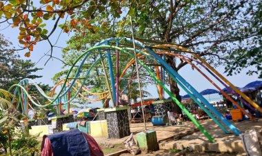 Dinas Perkim Kabupaten Sukabumi Lakukan Perbaikan Shelter di Taman RTH Pantai Citepus