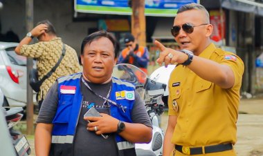 Jenal Mutaqin Pastikan Kehadiran Petugas di Perbaikan Jembatan Cibalok