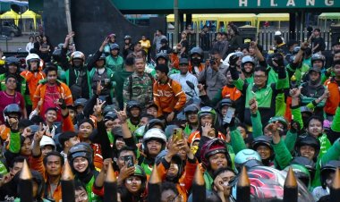 TNI Hadir dengan Hati: Kodam I/BB Bagikan 500 Sak Beras untuk Ojol Medan