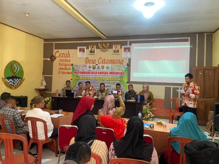 BABINSA KORAMIL 2207/JAMPANGTENGAH HADIRI MUSYAWARAH DESA KHUSUS DI DESA CITAMIANG