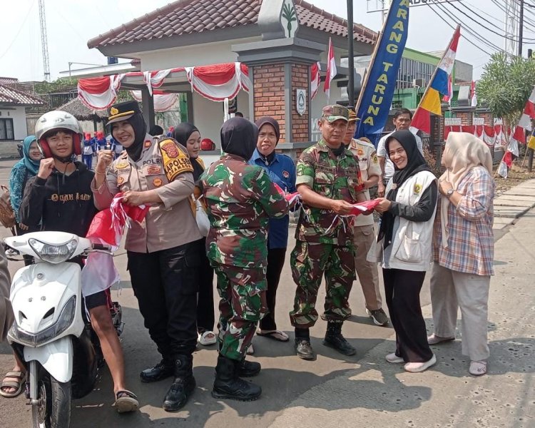 Jelang HUT RI ke-80, Kodim 0621/Kab. Bogor dan Forkopimda Bagikan Bendera Merah Putih di Jl. Tegar Beriman Cibinong