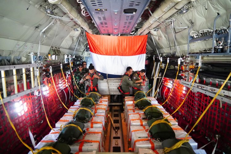 Berbagi Makna Kemerdekaan, TNI Tebar Bantuan Kemanusiaan di Langit Gaza